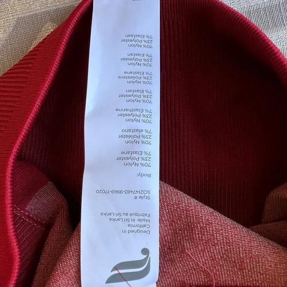 Fabletics Seamless High-Waisted Block Short HAUTE RED/MAPLEWOOD size XS NWT - Picture 7 of 7